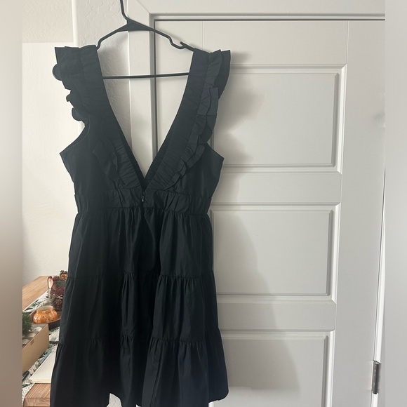 Abercrombie and fitch deep V mini dress. Medium TALL length - Picture 2 of 4